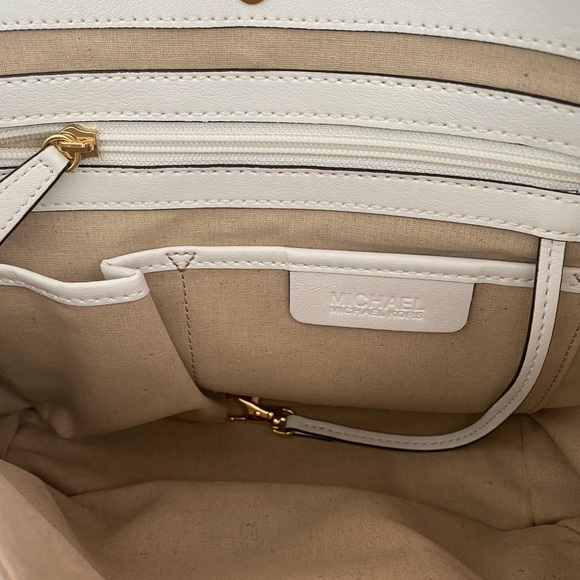 Designer Tote - Picture 5 of 6